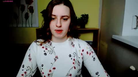 Snapshot of mariatess_ chatting on February 21, 3:32 pm Mariia online show from February 21, 3:32 pm