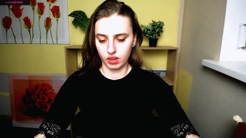 Snapshot of mariatess_ chatting on March 8, 12:52 pm Mariia online show from March 8, 12:52 pm