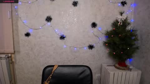 Snapshot of mariatess_ chatting on December 14, 12:54 pm Mariia online show from December 14, 12:54 pm