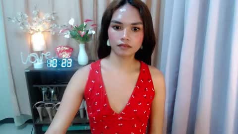 Snapshot of mariatransgracia chatting on September 17, 7:43 am Maria online show from September 17, 7:43 am