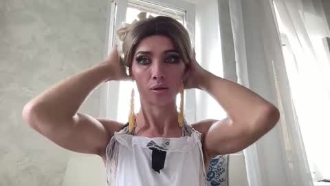 Snapshot of maridekoks chatting on October 15, 9:53 am Mari online show from October 15, 9:53 am