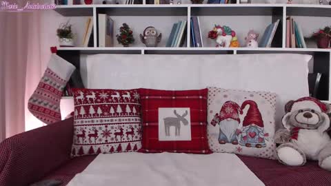 Snapshot of marie_antoinette62 chatting on December 13, 3:21 pm Maria online show from December 13, 3:21 pm