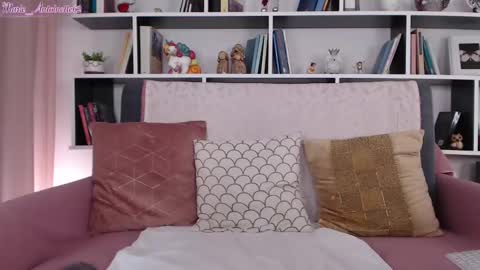 Snapshot of marie_antoinette62 chatting on February 2, 3:39 pm Maria online show from February 2, 3:39 pm