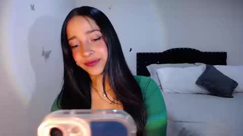 Snapshot of marie_daved chatting on September 24, 4:05 am Nicolle online show from September 24, 4:05 am