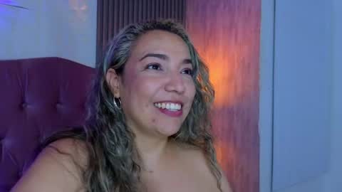 marie_hss online show from April 18, 7:58 pm