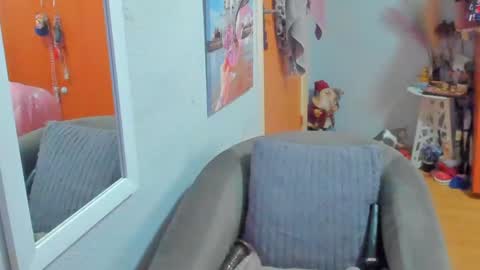 Snapshot of marie_marie03 chatting on January 7, 9:50 am Marie   online show from January 7, 9:50 am