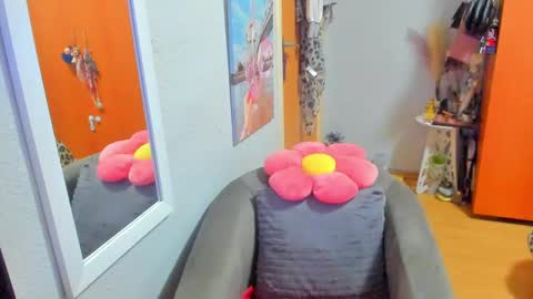 Snapshot of marie_marie03 chatting on February 28, 6:21 am Marie   online show from February 28, 6:21 am