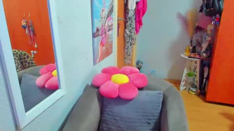 Snapshot of marie_marie03 chatting on March 4, 7:41 am Marie   online show from March 4, 7:41 am