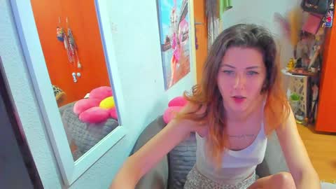 Snapshot of marie_marie03 chatting on March 12, 8:19 am Marie   online show from March 12, 8:19 am