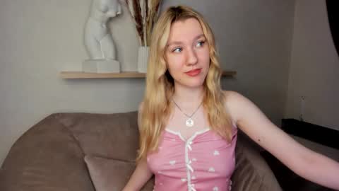 mariel_brown online show from November 12, 12:55 am