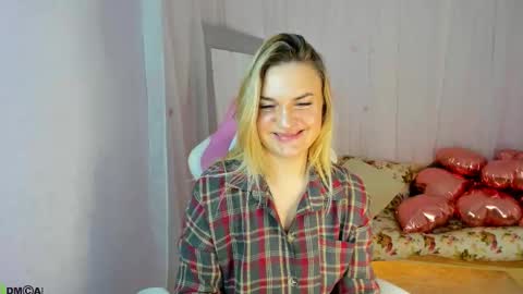 Mariel online show from March 4, 1:11 am