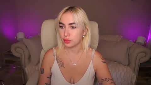 Snapshot of mariellavv chatting on September 25, 12:42 pm Mariella online show from September 25, 12:42 pm
