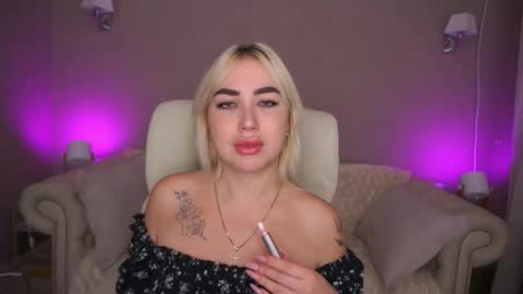 Snapshot of mariellavv chatting on October 1, 12:22 pm Mariella online show from October 1, 12:22 pm