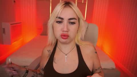 Snapshot of mariellavv chatting on October 6, 12:24 pm Mariella online show from October 6, 12:24 pm