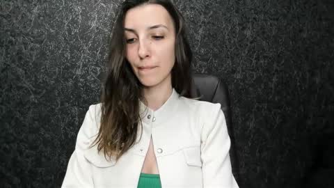 marielleanker online show from October 7, 11:46 pm