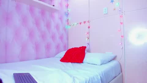 Snapshot of mariemyller chatting on December 24, 6:50 pm Marie online show from December 24, 6:50 pm