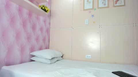 Snapshot of mariemyller chatting on January 21, 9:04 pm Marie online show from January 21, 9:04 pm