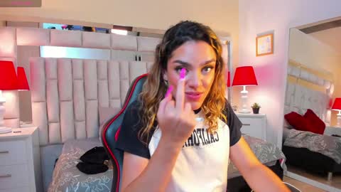 Snapshot of mariiahneedles chatting on February 5, 2:19 am mariiahneedles online show from February 5, 2:19 am