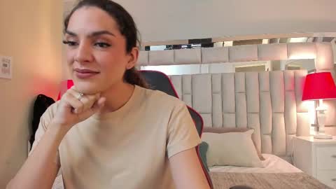 Snapshot of mariiahneedles chatting on October 23, 12:32 am mariiahneedles online show from October 23, 12:32 am