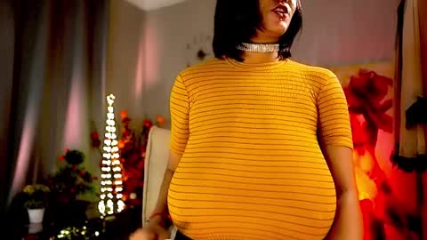 Snapshot of mariicha chatting on December 22, 9:44 am Nikita - Scroll down and read my bio please. New Pictures in Bio online show from December 22, 9:44 am