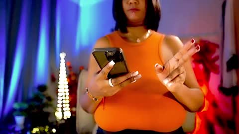 Snapshot of mariicha chatting on December 30, 7:04 am Nikita - Scroll down and read my bio please. New Pictures in Bio online show from December 30, 7:04 am