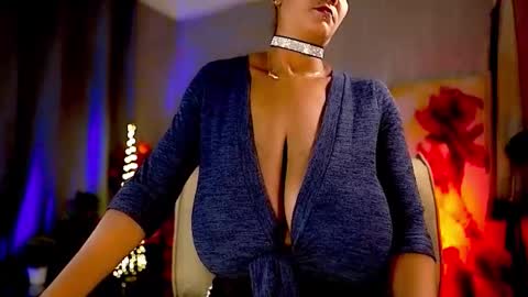 Nikita - Scroll down and read my bio please. New Pictures in Bio online show from December 19, 7:15 am