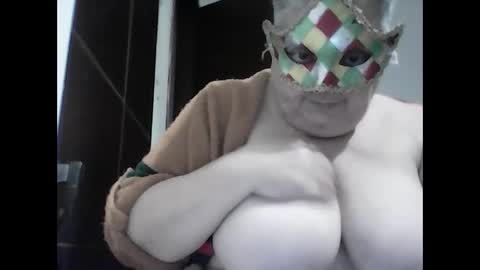 Snapshot of marilu64 chatting on December 12, 9:04 pm marilu64 online show from December 12, 9:04 pm