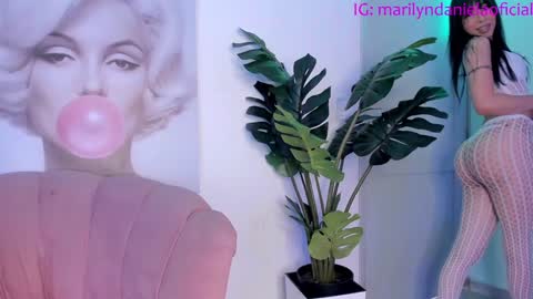 Snapshot of marily_daniela_ chatting on December 8, 3:13 pm Marily Daniela online show from December 8, 3:13 pm