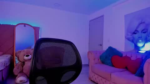 Snapshot of marily_daniela_ chatting on September 21, 2:13 am Marily Daniela online show from September 21, 2:13 am