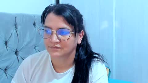 Snapshot of marilyn_garcia chatting on January 16, 2:51 am MARILYN SEXY online show from January 16, 2:51 am