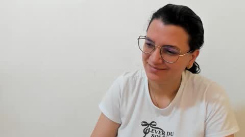 Snapshot of marilyn_garcia chatting on November 9, 4:27 pm MARILYN SEXY online show from November 9, 4:27 pm