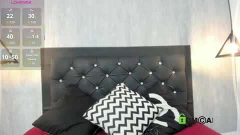 Marilyn  online show from April 13, 12:10 pm