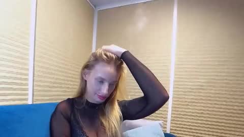 Snapshot of marilyndevilish chatting on October 9, 8:07 pm MarilynDevilish online show from October 9, 8:07 pm