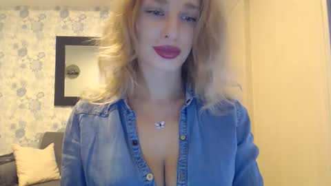 Snapshot of marilyndevilish chatting on November 2, 11:51 pm MarilynDevilish online show from November 2, 11:51 pm
