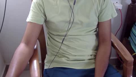 Snapshot of marinavine chatting on February 16, 4:31 am The SHY UncutBoy online show from February 16, 4:31 am