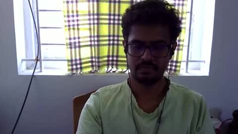 Snapshot of marinavine chatting on October 1, 5:13 am The SHY UncutBoy online show from October 1, 5:13 am