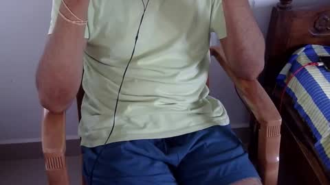 Snapshot of marinavine chatting on November 24, 6:24 am The SHY UncutBoy online show from November 24, 6:24 am