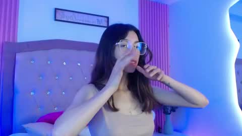 marinette online show from March 18, 8:01 pm