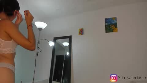 Snapshot of marioandmia chatting on December 21, 9:16 am marioandmia online show from December 21, 9:16 am