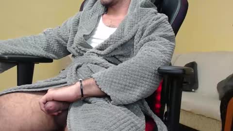 Snapshot of marioslim chatting on December 31, 4:25 pm marioslim online show from December 31, 4:25 pm