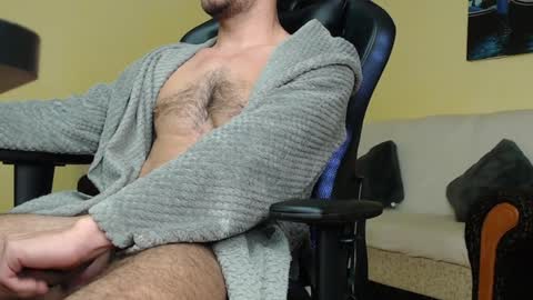 Snapshot of marioslim chatting on January 3, 12:52 pm marioslim online show from January 3, 12:52 pm