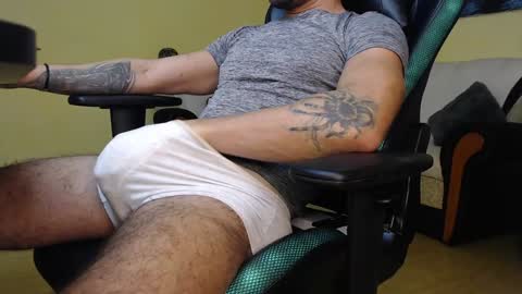 Snapshot of marioslim chatting on January 4, 6:30 am marioslim online show from January 4, 6:30 am