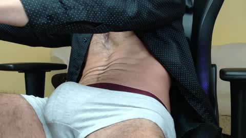 Snapshot of marioslim chatting on January 7, 11:16 am marioslim online show from January 7, 11:16 am