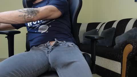 Snapshot of marioslim chatting on January 15, 6:51 pm marioslim online show from January 15, 6:51 pm