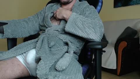 Snapshot of marioslim chatting on February 2, 8:57 am marioslim online show from February 2, 8:57 am