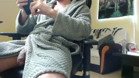 Snapshot of marioslim chatting on February 27, 7:01 am marioslim online show from February 27, 7:01 am