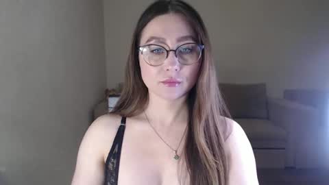 Snapshot of marishaarimova chatting on November 21, 12:10 am Marisha Arimova online show from November 21, 12:10 am