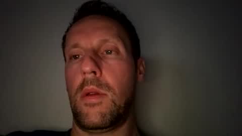 Snapshot of mark__39 chatting on November 19, 12:43 am Mark online show from November 19, 12:43 am