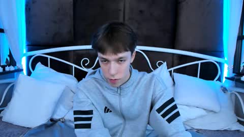 Mark online show from December 1, 10:53 am