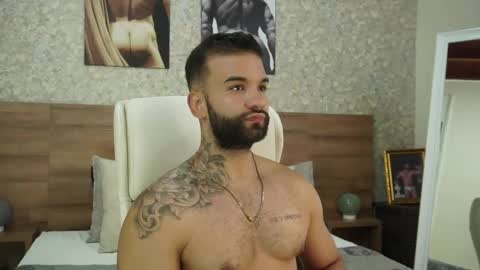 Mark online show from February 10, 9:15 pm